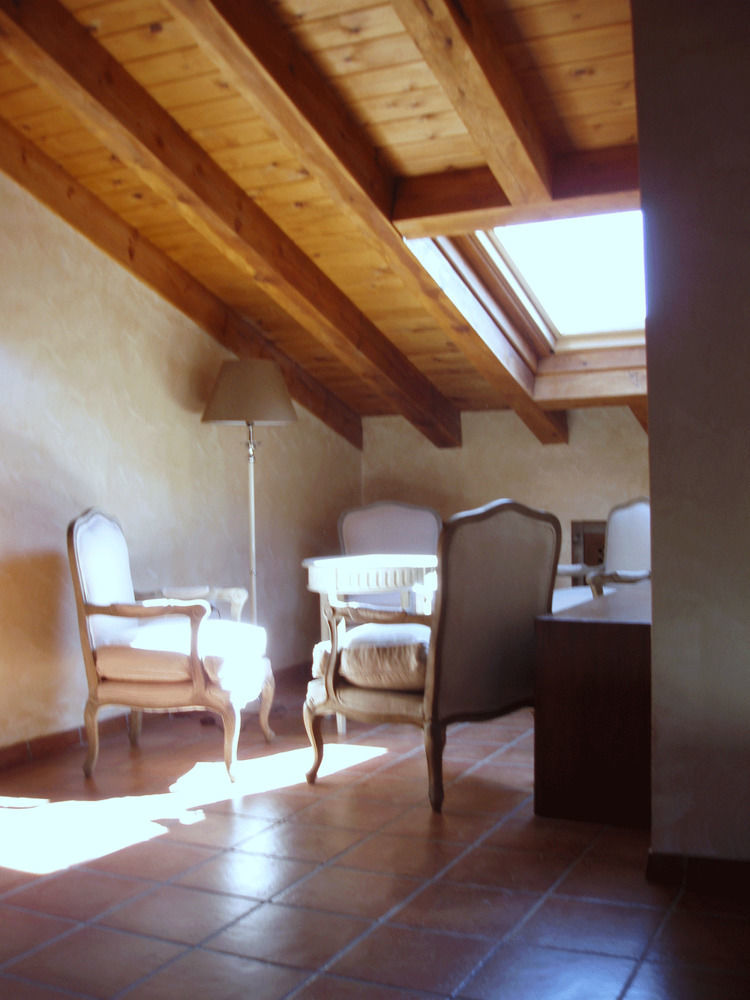 Hotel La Casona De Dona Petra Villarmentero de Campos Esterno foto