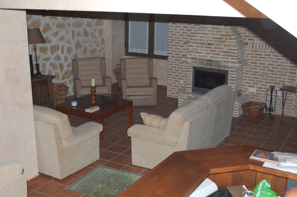 Hotel La Casona De Dona Petra Villarmentero de Campos Esterno foto