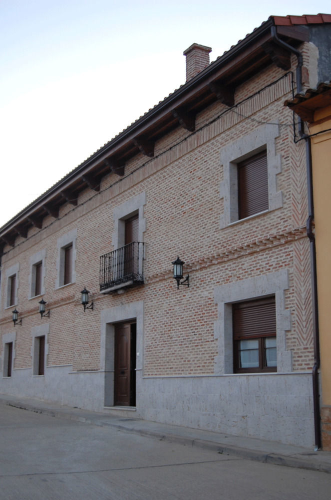 Hotel La Casona De Dona Petra Villarmentero de Campos Esterno foto
