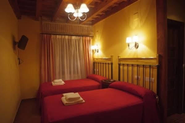 Hotel La Casona De Dona Petra Villarmentero de Campos Esterno foto