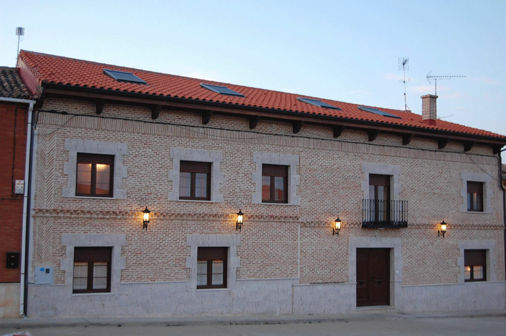 Hotel La Casona De Dona Petra Villarmentero de Campos Esterno foto